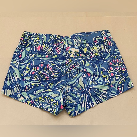 Lilly Pulitzer shorts size 00. Pockets in the front and back. Great condition. - Picture 2 of 5